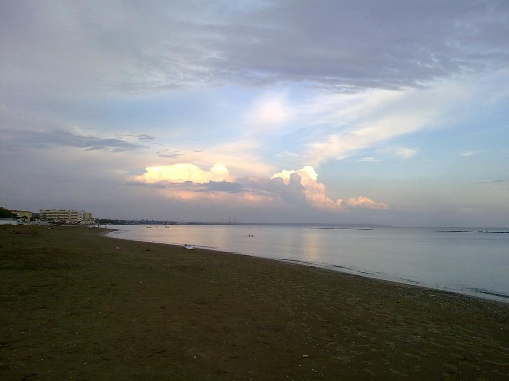 Kermia Beach Apartment Larnaca Camera foto